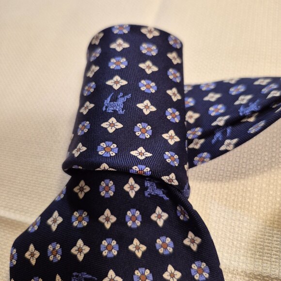 BURBERRY Silk Tie - Picture 7 of 16